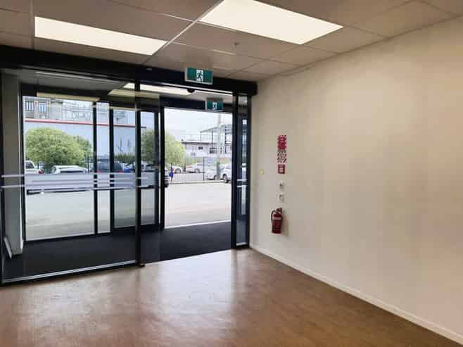 Expansive City Fringe Office with Parking