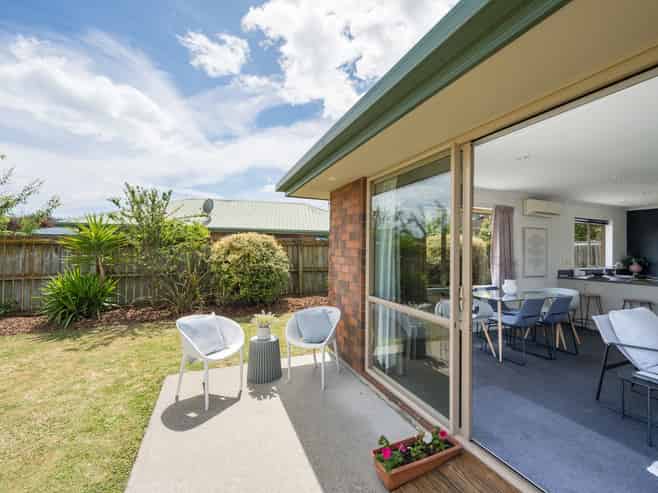 12 Allport Place, Stoke