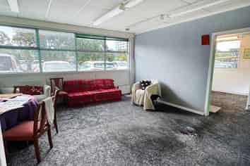 BEACHSIDE BUSINESS - OFFICE OR RETAIL IN HEART...