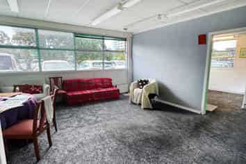 BEACHSIDE BUSINESS - OFFICE OR RETAIL IN HEART...