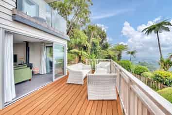 23 Quinns Road , Waiatarua