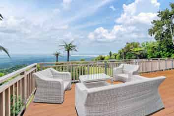 23 Quinns Road , Waiatarua