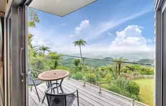 23 Quinns Road , Waiatarua