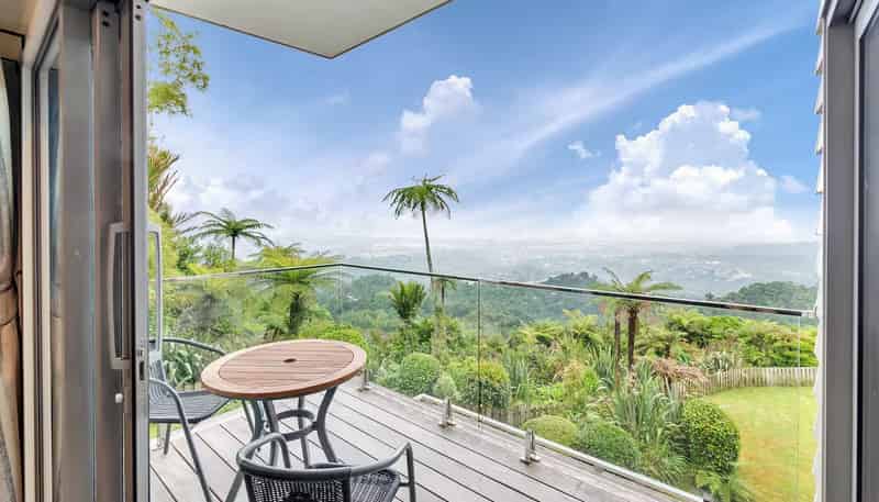 23 Quinns Road , Waiatarua