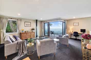 23 Quinns Road , Waiatarua