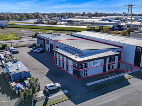 Versatile industrial premises – warehouse/office