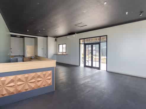 HIGH PROFILE CORNER SITE