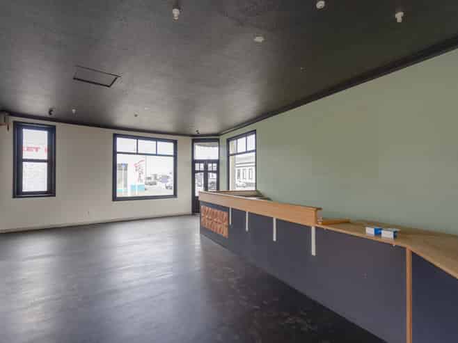 HIGH PROFILE CORNER SITE