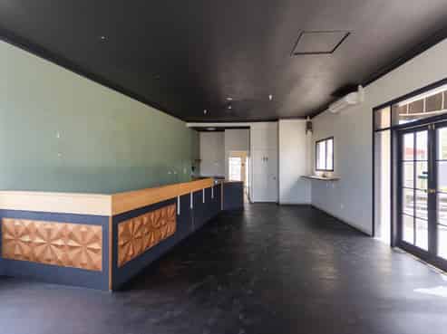 HIGH PROFILE CORNER SITE