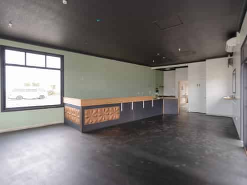 HIGH PROFILE CORNER SITE