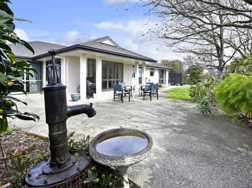 19 Aratia Way, Richmond