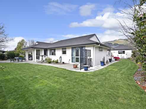 19 Aratia Way, Richmond