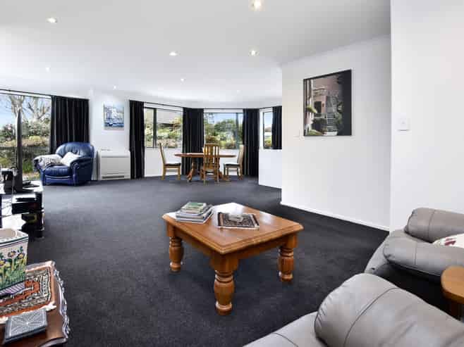 19 Aratia Way, Richmond