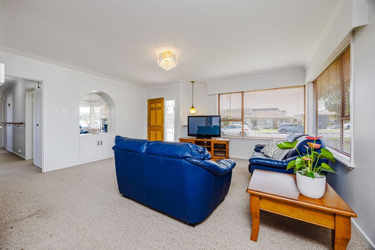 Sunny, Spacious & Convenient Modern 2 Bedroom Home - Aanzicht 3
