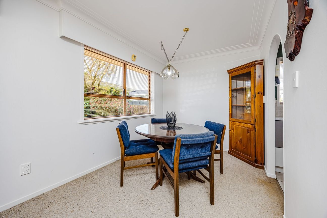 Sunny, Spacious & Convenient Modern 2 Bedroom Home - Aanzicht 6