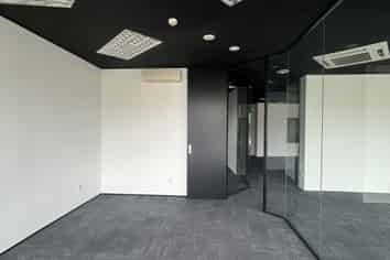 Retail/Office Space with Huge Profile 