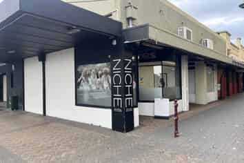 Commerce building 59-61 Broadway Avenue