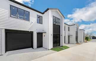 8B Gardiner Grove, Mangere East