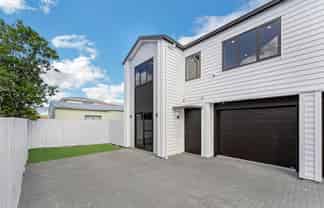 8D Gardiner Grove, Mangere East