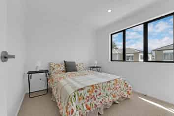 8D Gardiner Grove, Mangere East