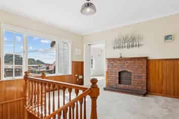 2 Queensway , Three Kings