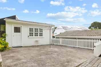 2 Queensway , Three Kings