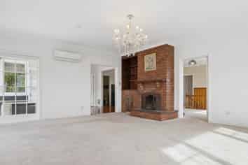 2 Queensway , Three Kings