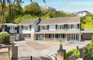 2 Queensway , Three Kings