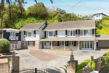 2 Queensway , Three Kings