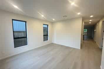 23 Drumnaconagher Road, Flat Bush