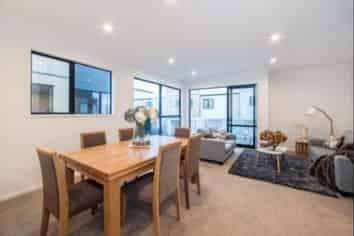 2 Pheasant Lane, Hobsonville