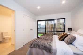 2 Pheasant Lane, Hobsonville