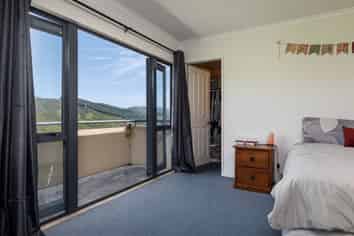 12A Landsdowne Terrace, Karori