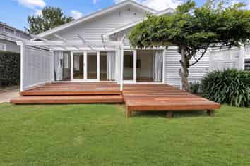 11 Greenfield Road, Epsom