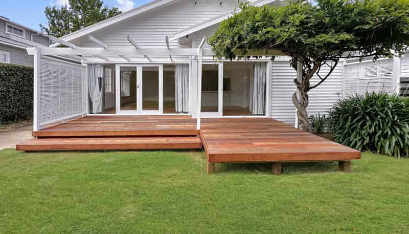 11 Greenfield Road, Epsom