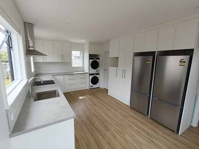 8 Lyall Place, Bryndwr