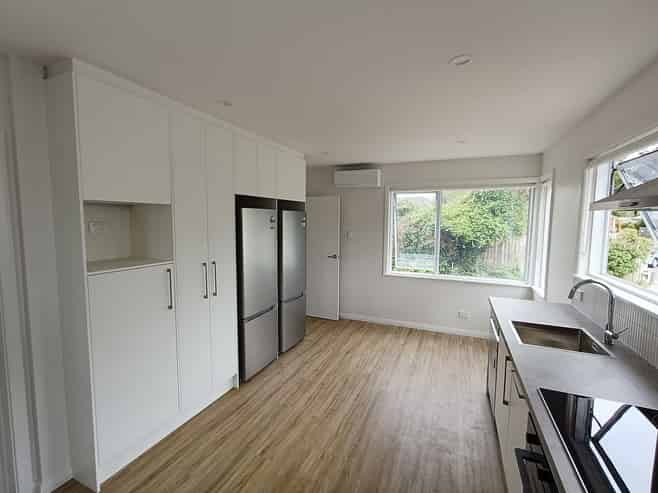 8 Lyall Place, Bryndwr