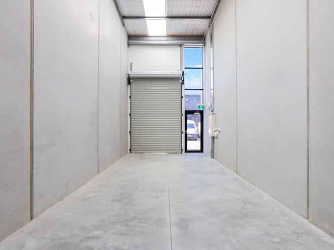 BRAND NEW 47M² MULTI-USE UNIT WITH ONE CAR PARK
