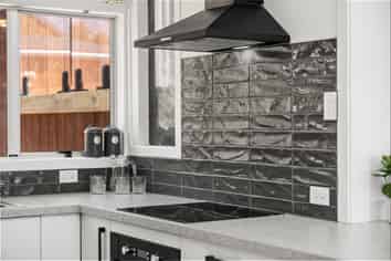 146 Mt View Road, Bastia Hill