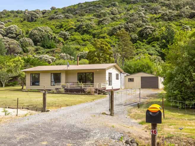 16 McLaughlin Drive, Tinui