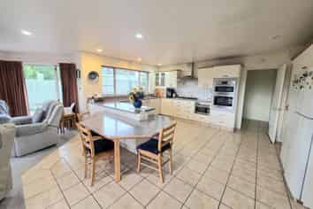 79 Maudes Road, Deborah