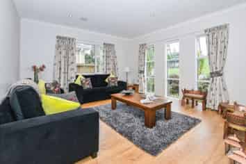 E/21 Stamford Crescent, Flat Bush