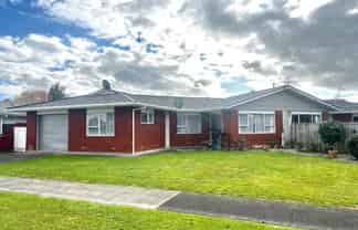 15 Tabak Crescent, Takaro