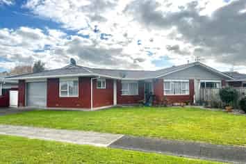 15 Tabak Crescent, Takaro