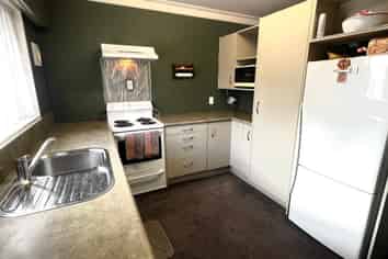 15 Tabak Crescent, Takaro