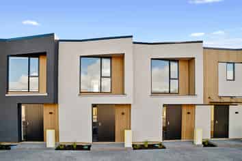 15/10 Trieste Way, Paraparaumu