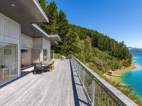  Bay of Many Coves, Admiralty Bay