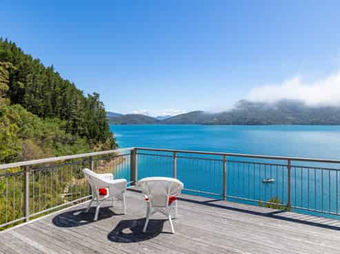  Bay of Many Coves, Admiralty Bay