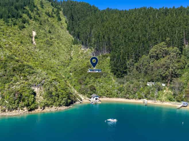  Bay of Many Coves, Admiralty Bay