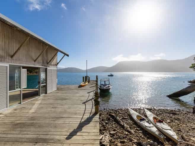  Bay of Many Coves, Admiralty Bay